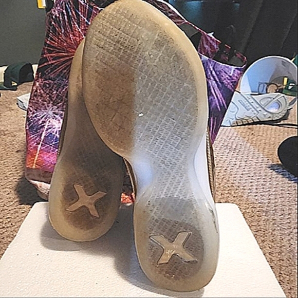 🔥🔥Nike KOBE 10 EXT Liquid Gold, size 8.5🔥🔥 - Picture 6 of 6